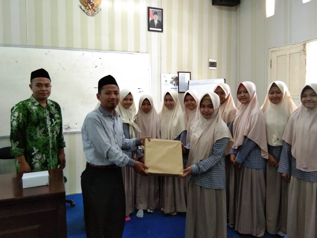 Puluhan Siswa SMAN Tempeh Kunjungi IAI Syarifuddin